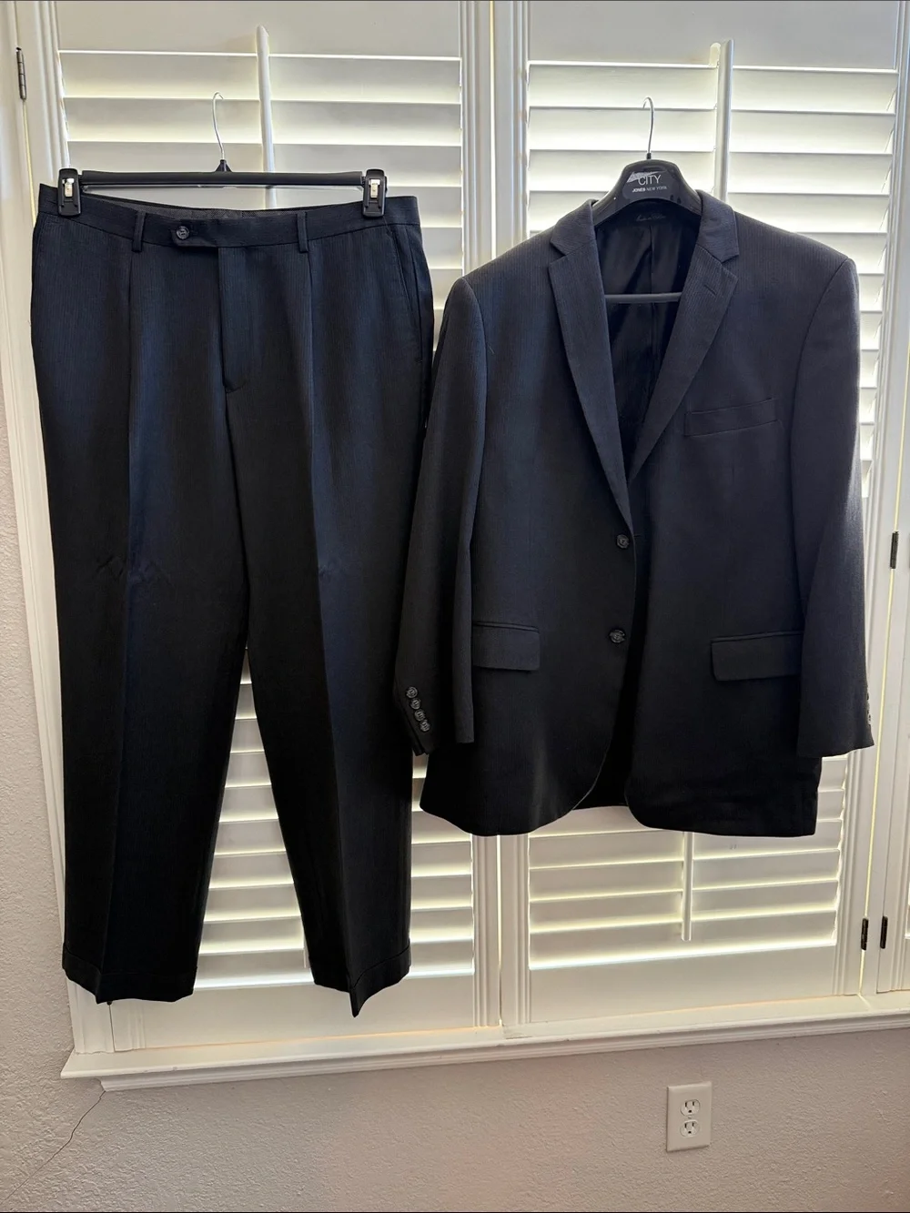 Evan Picone Black Two-Piece Suit Jacket & Trousers